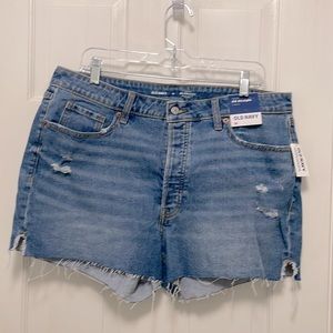 NWT - Old Navy High-Rise OG Straight Jeans Shorts w/3” inseam - Size 16